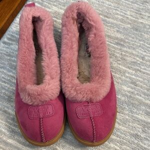 UGG Women's Fuchsia Suede Slippers